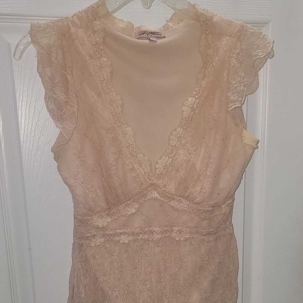 Peach Lace Cap-Sleeve V-Neck Blouse